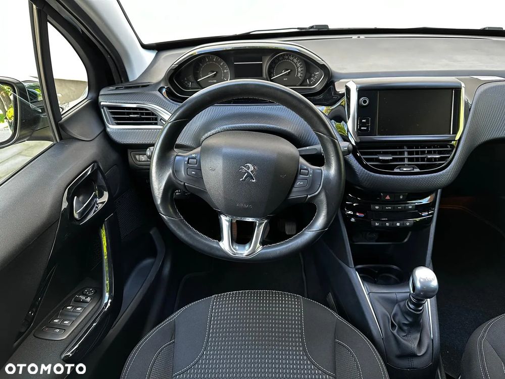 Peugeot 208 PureTech 110 Stop & Start Signature - 8