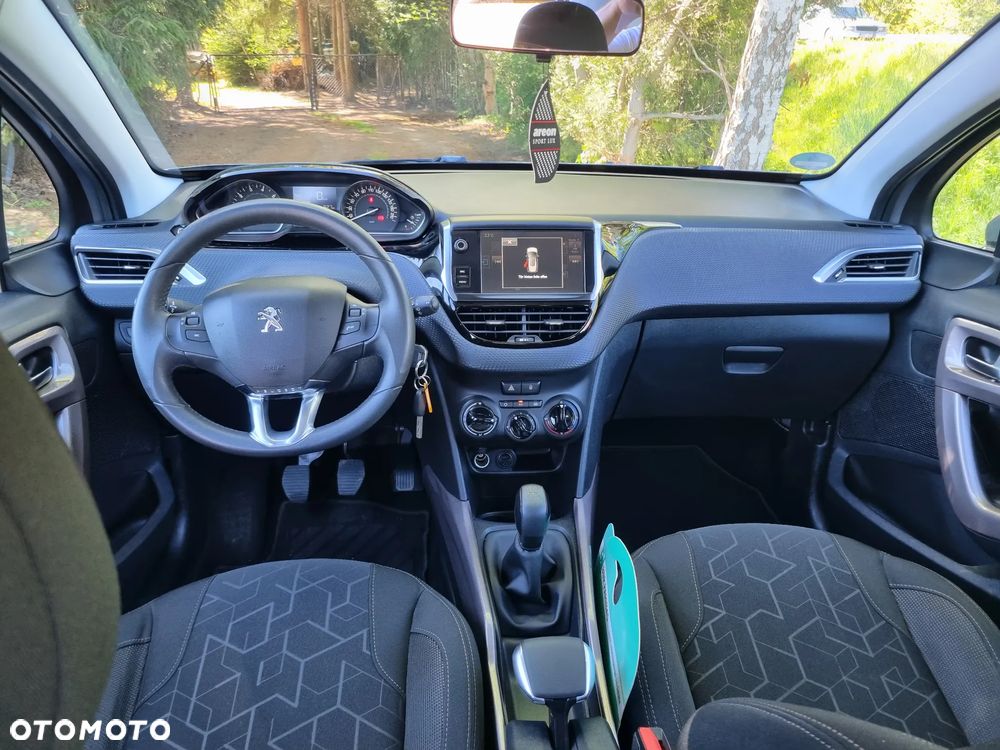 Peugeot 2008 1.2 Pure Tech Active - 19