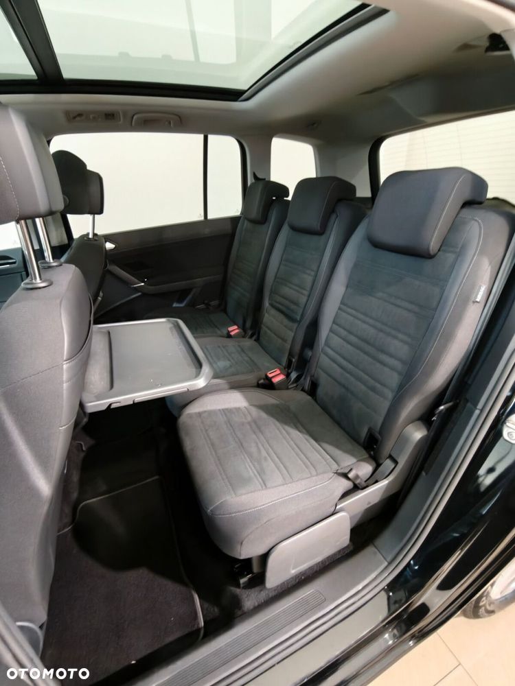 Volkswagen Touran - 25