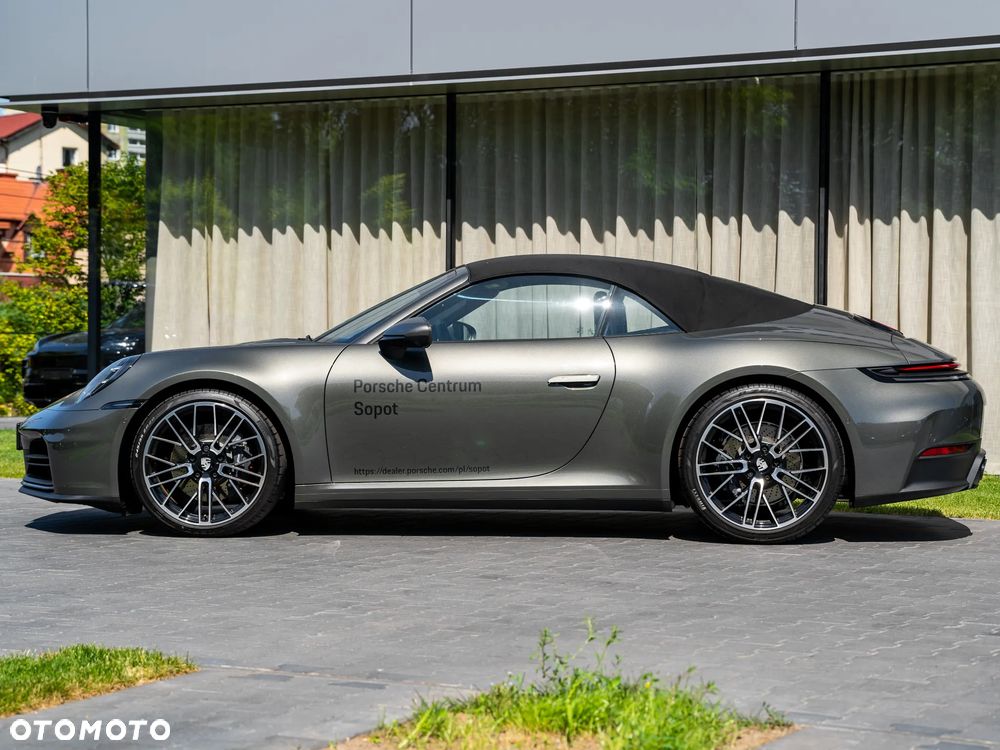 Porsche 911 Carrera - 4