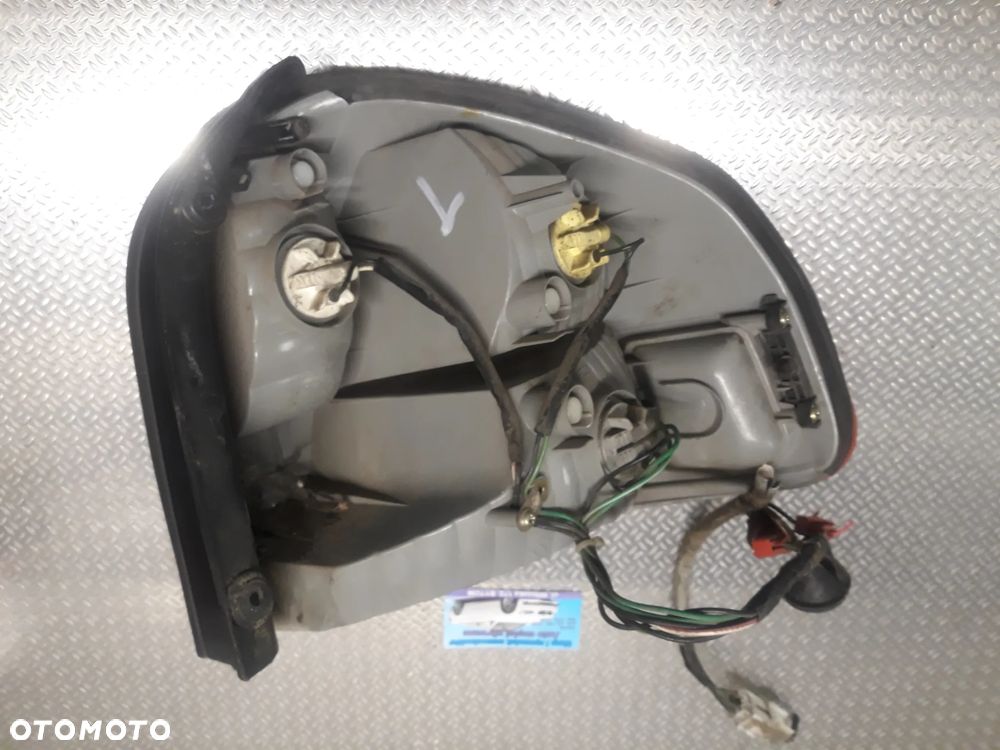 LAMPA LEWY TYŁ HYUNDAI SANTA FE  2004r - 3
