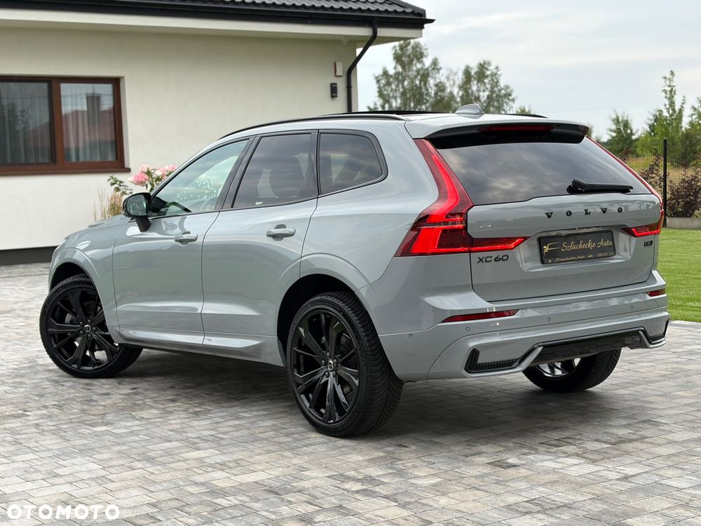 Volvo XC 60 B5 B AWD Ultra Black Edition - 16