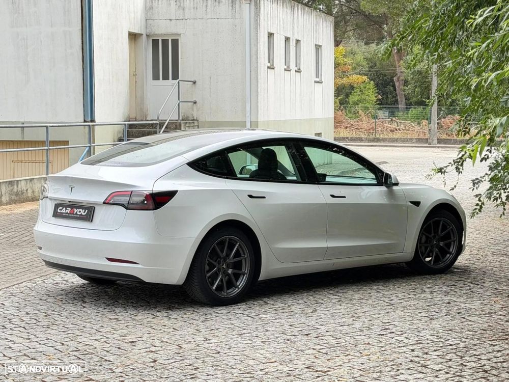 Tesla Model 3 Standard Range Plus RWD — fotografia 6