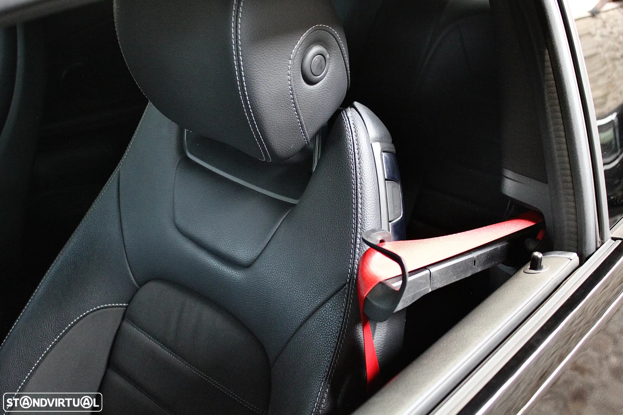 Mercedes-Benz C 300 Coupe 9G-TRONIC Night Edition - 26