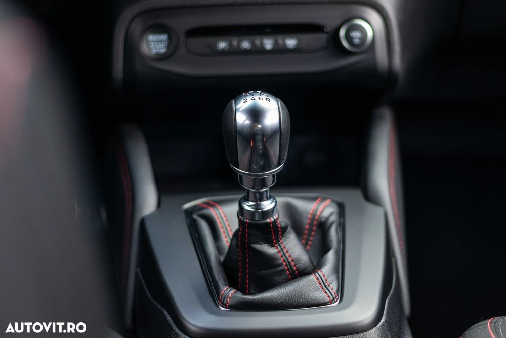 Ford Focus 1.0 EcoBoost MHEV ST-Line X - 22