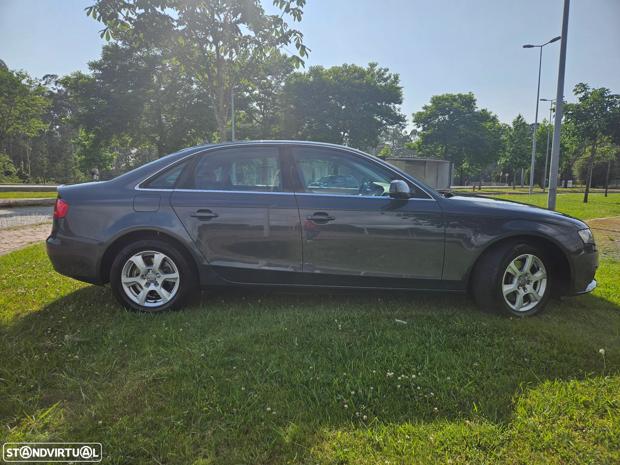 Audi A4 2.0 TDI exclusive - 4