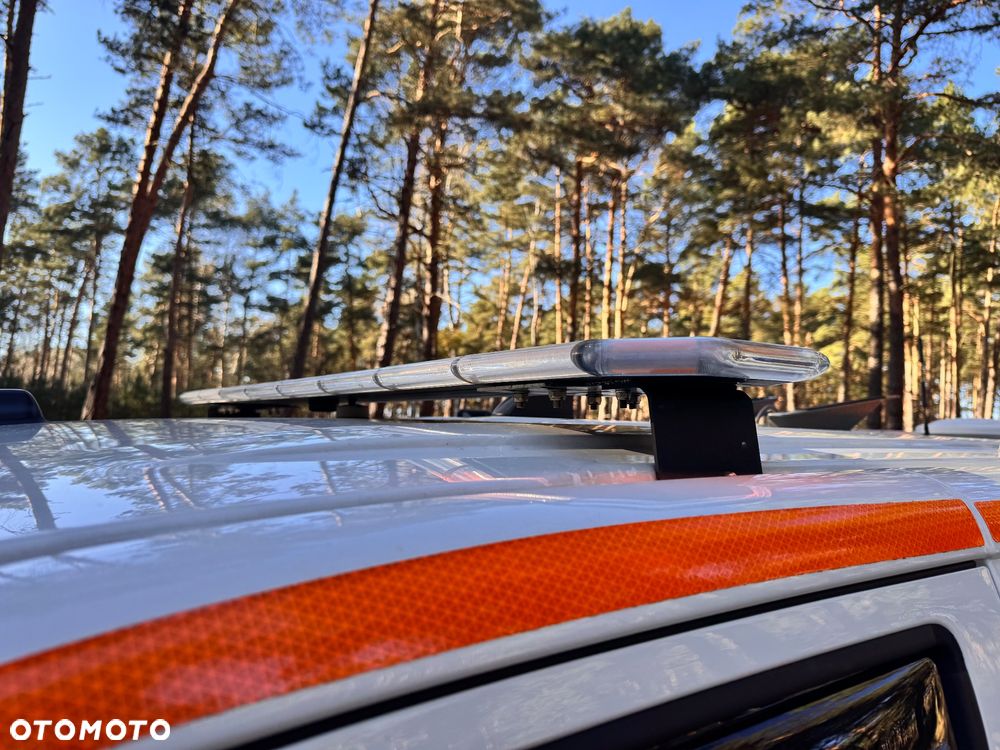 Volkswagen Transporter Kombi L2H1 M1 4Motion - 26