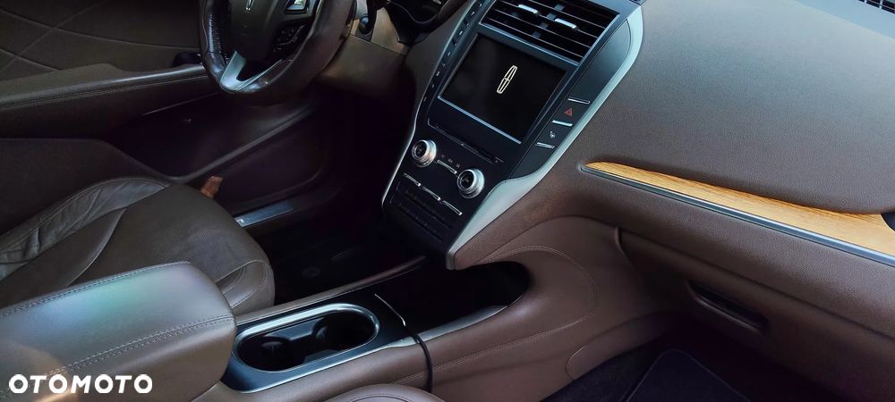 Lincoln MKC - 23