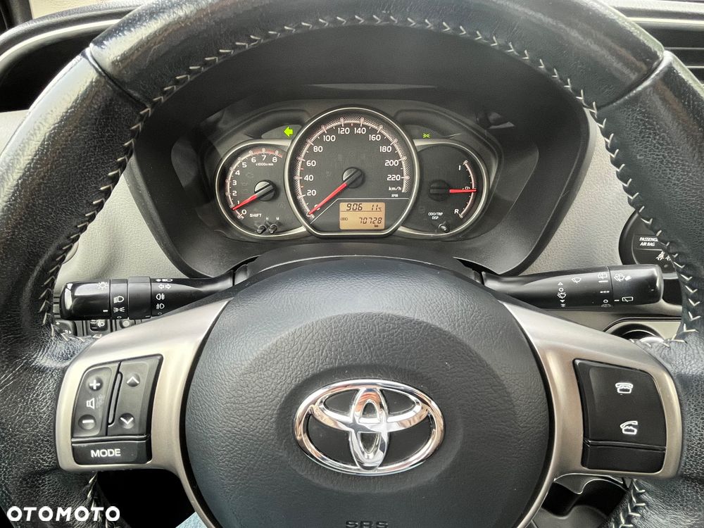 Toyota Yaris - 12