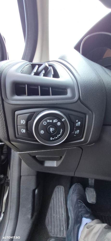 Ford Focus 1.5 TDCi Trend - 11