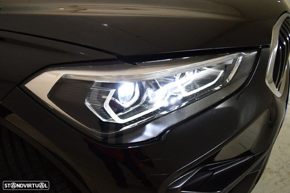 BMW X1 18 d sDrive Auto Line Sport - 18