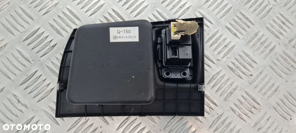 Ssangyong Actyon Sports II Gniazdo Zapalniczki USB - 4