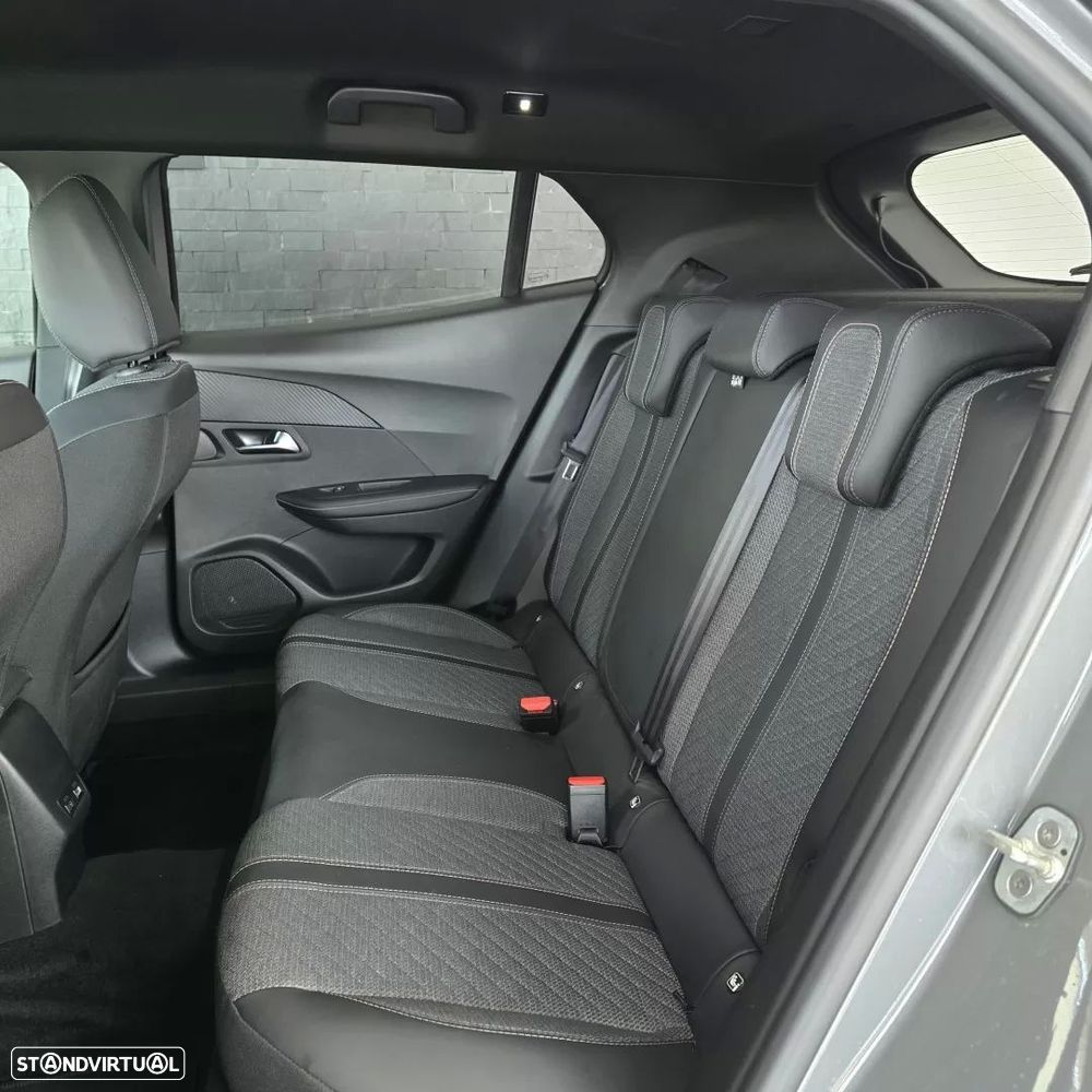 Peugeot e-2008 54 kWh Allure - 12