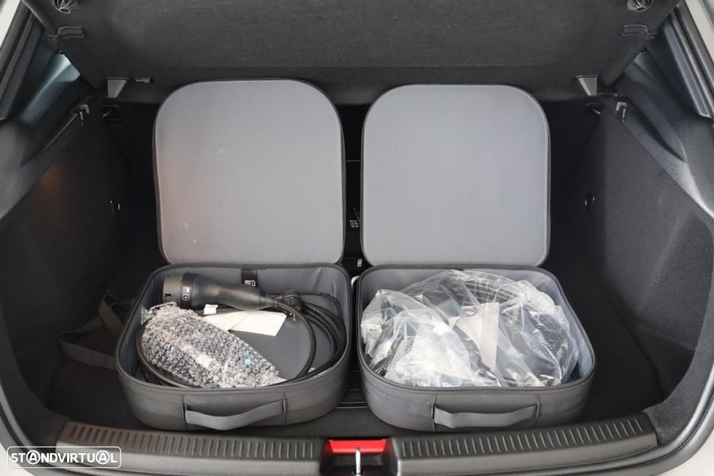 Mercedes-Benz A 250 e - 12