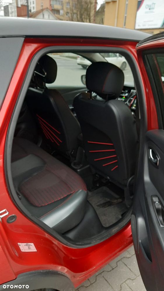 Renault Captur 1.2 TCe Helly Hansen EDC - 4