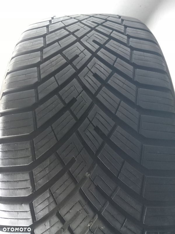 225/40R18 Continental AllSeasonContact 2