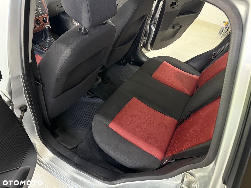 Ford Fiesta 1.3 Silver Magic - 21