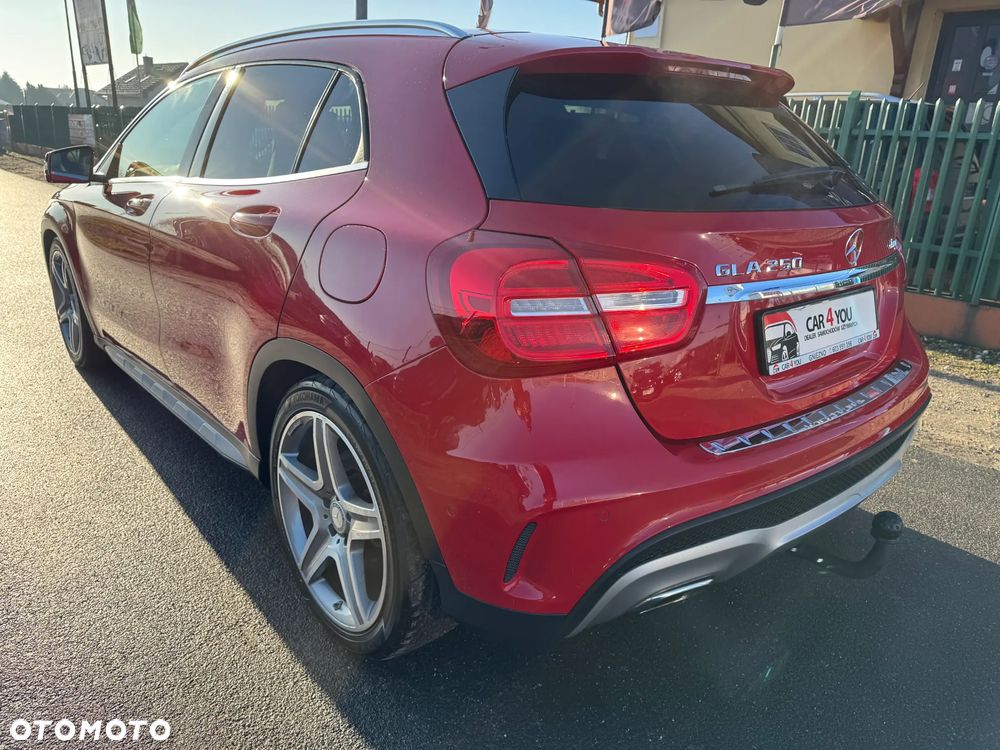 Mercedes-Benz GLA 250 4Matic 7G-DCT AMG Line - 10