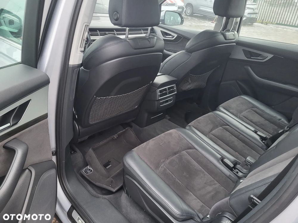 Audi Q7 - 25