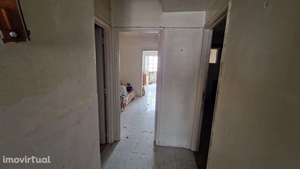 Apartamento T2 para remodelação - Grande imagem: 5/5