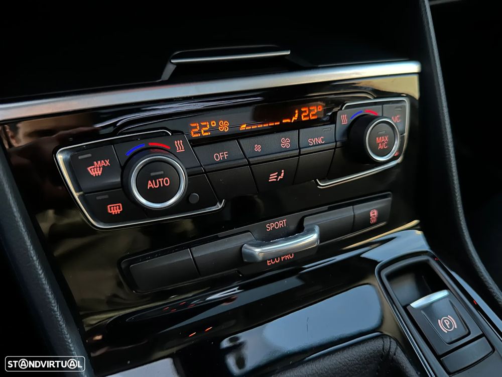 BMW 218 Active Tourer d Advantage - 16