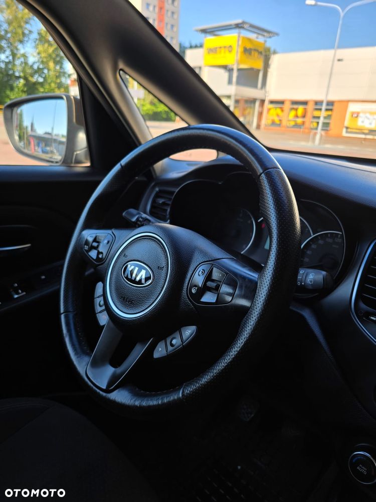 Kia Carens 1.7 CRDi L 7os - 14