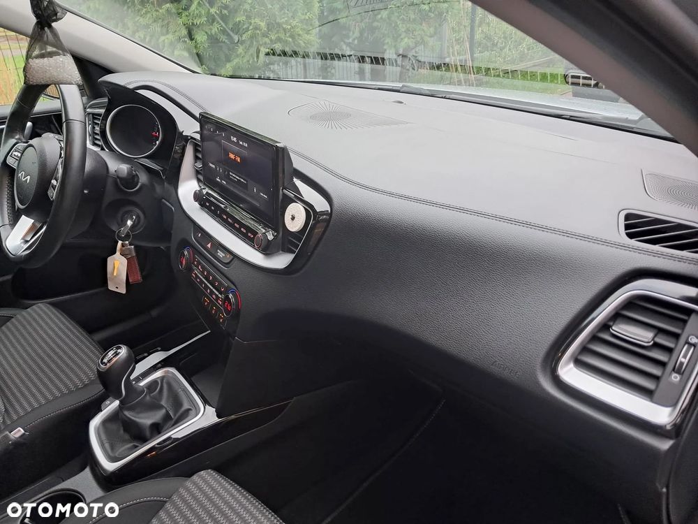 Kia Ceed - 14