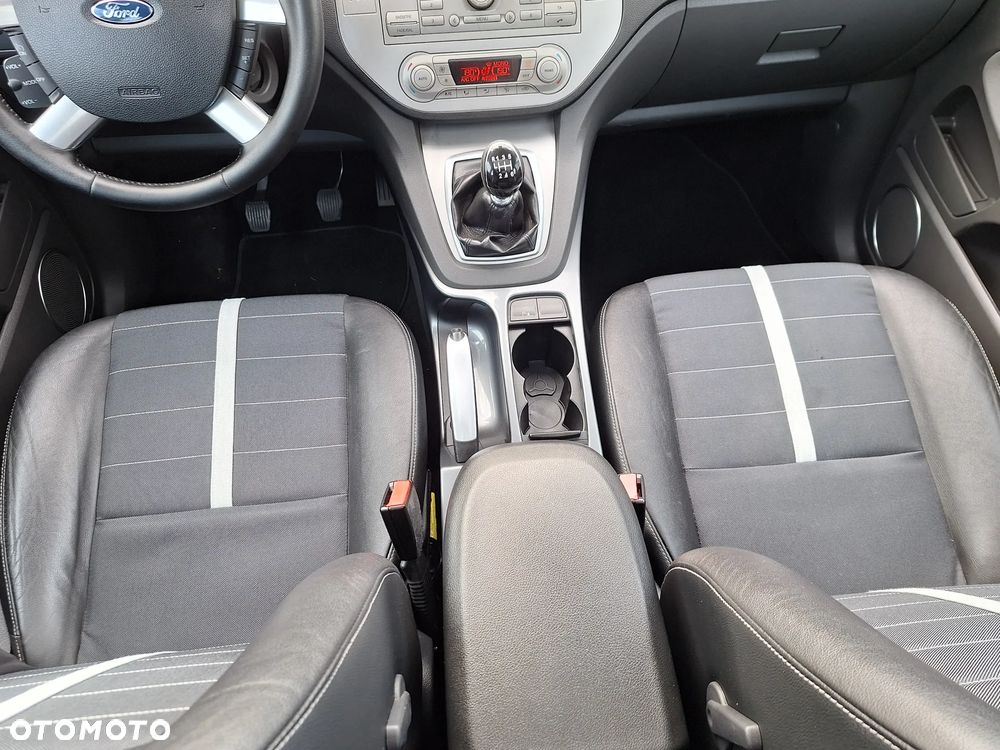Ford Kuga 2.0 TDCi Titanium - 25