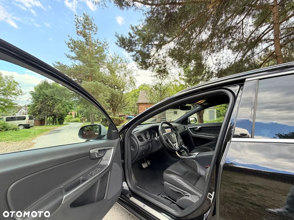 Volvo V60 D4 Geartronic R-Design - 13