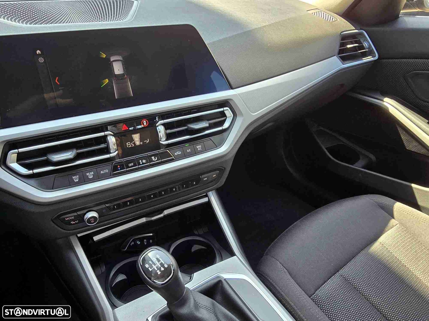 BMW 318 d Touring - 14