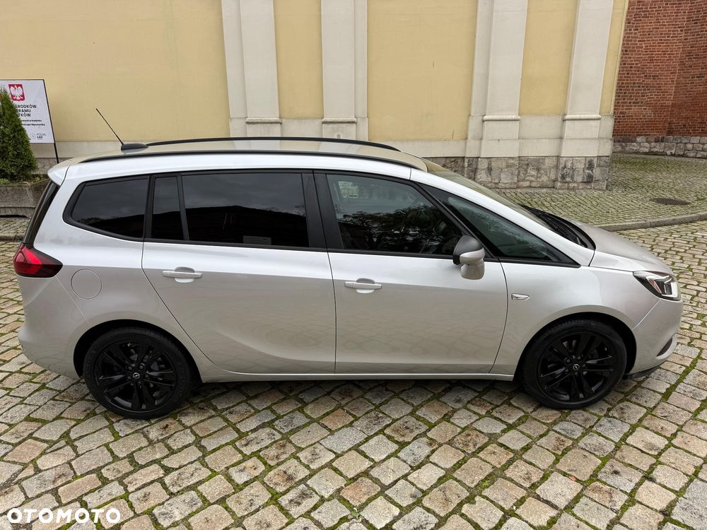 Opel Zafira - 18