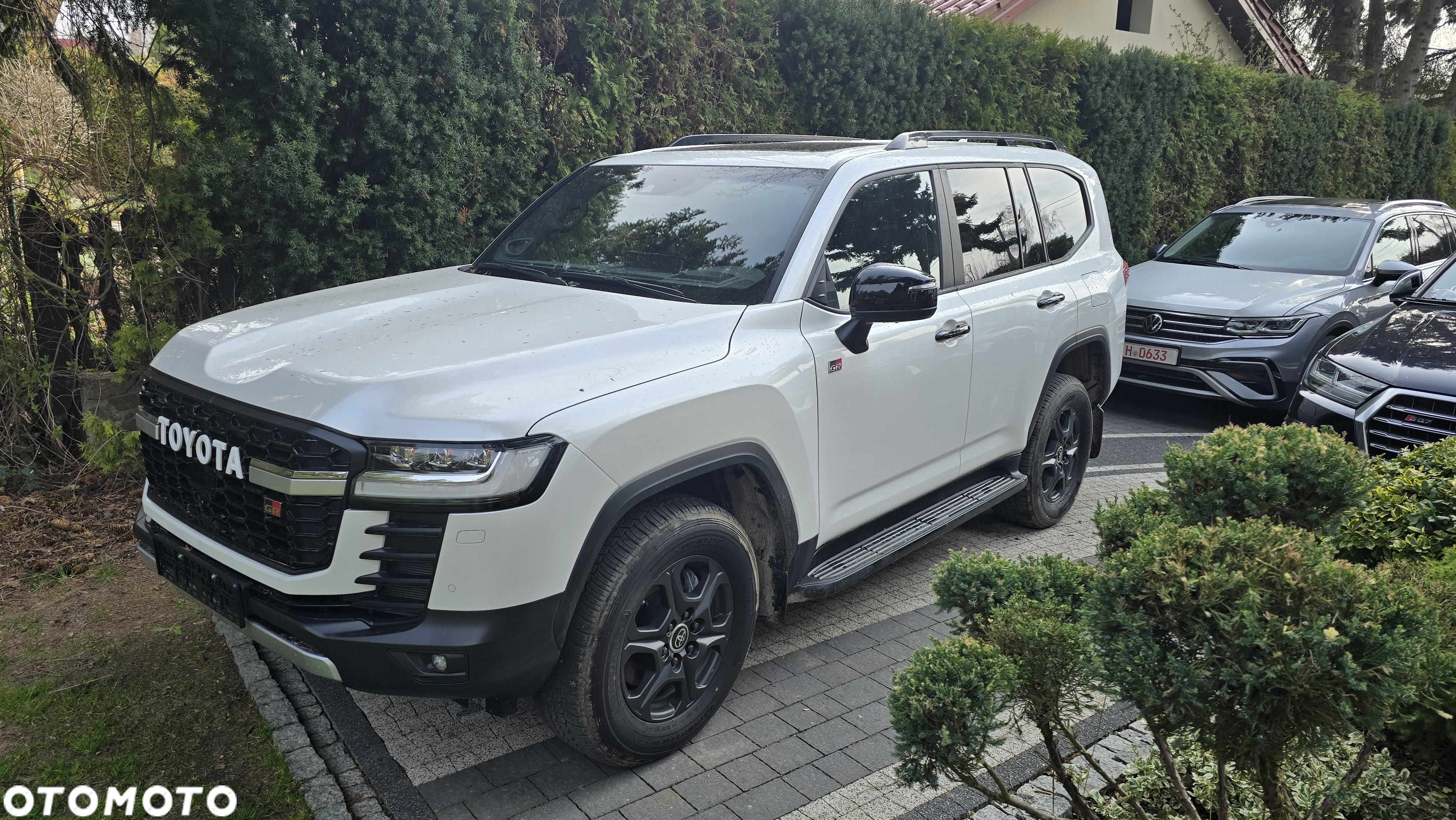 Toyota Land Cruiser - 4