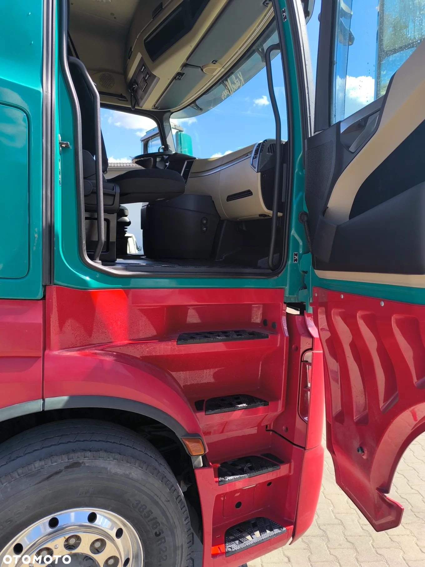 Mercedes-Benz Actros - 8