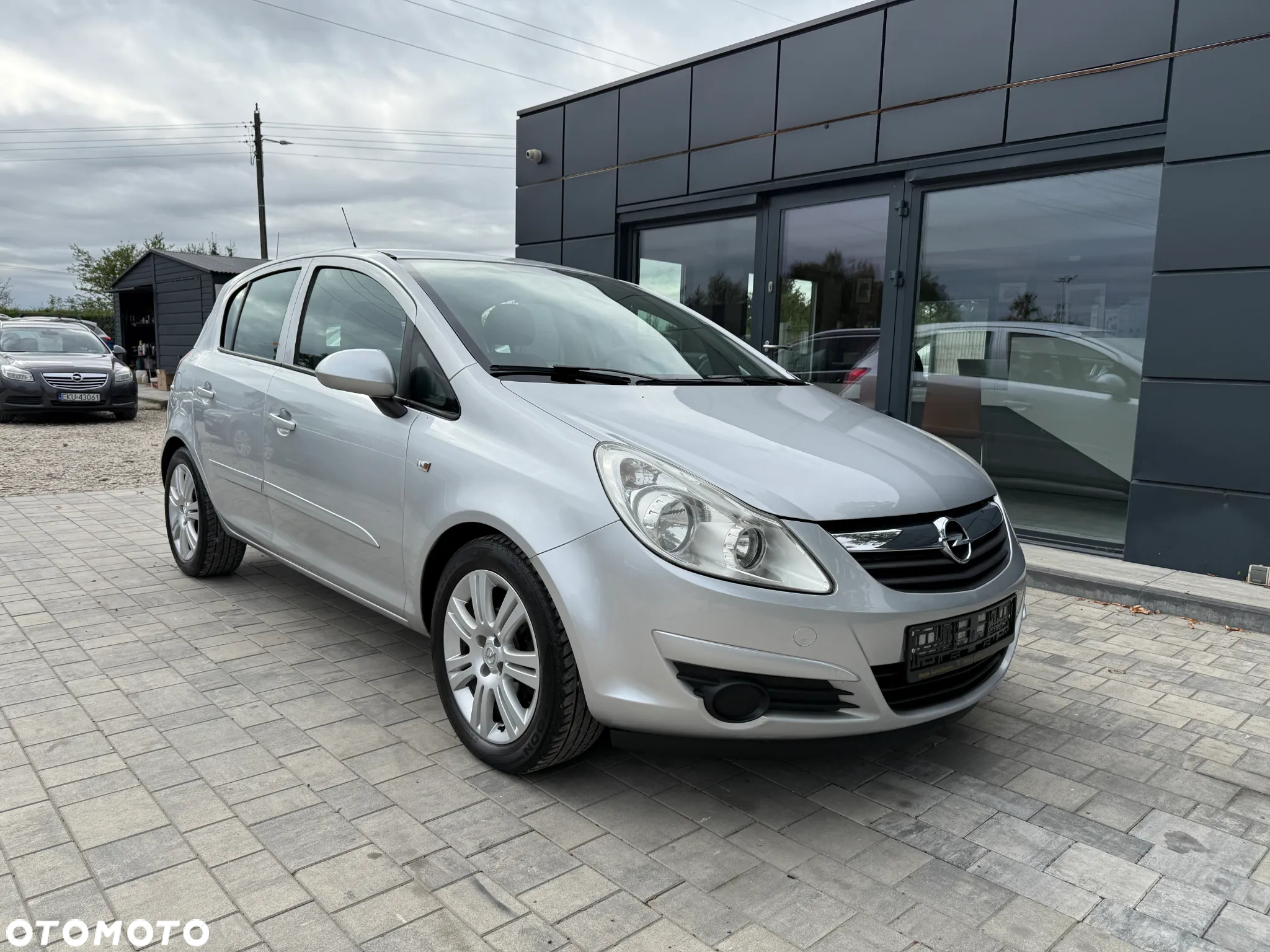 Opel Corsa 1.4 16V Cosmo - 10