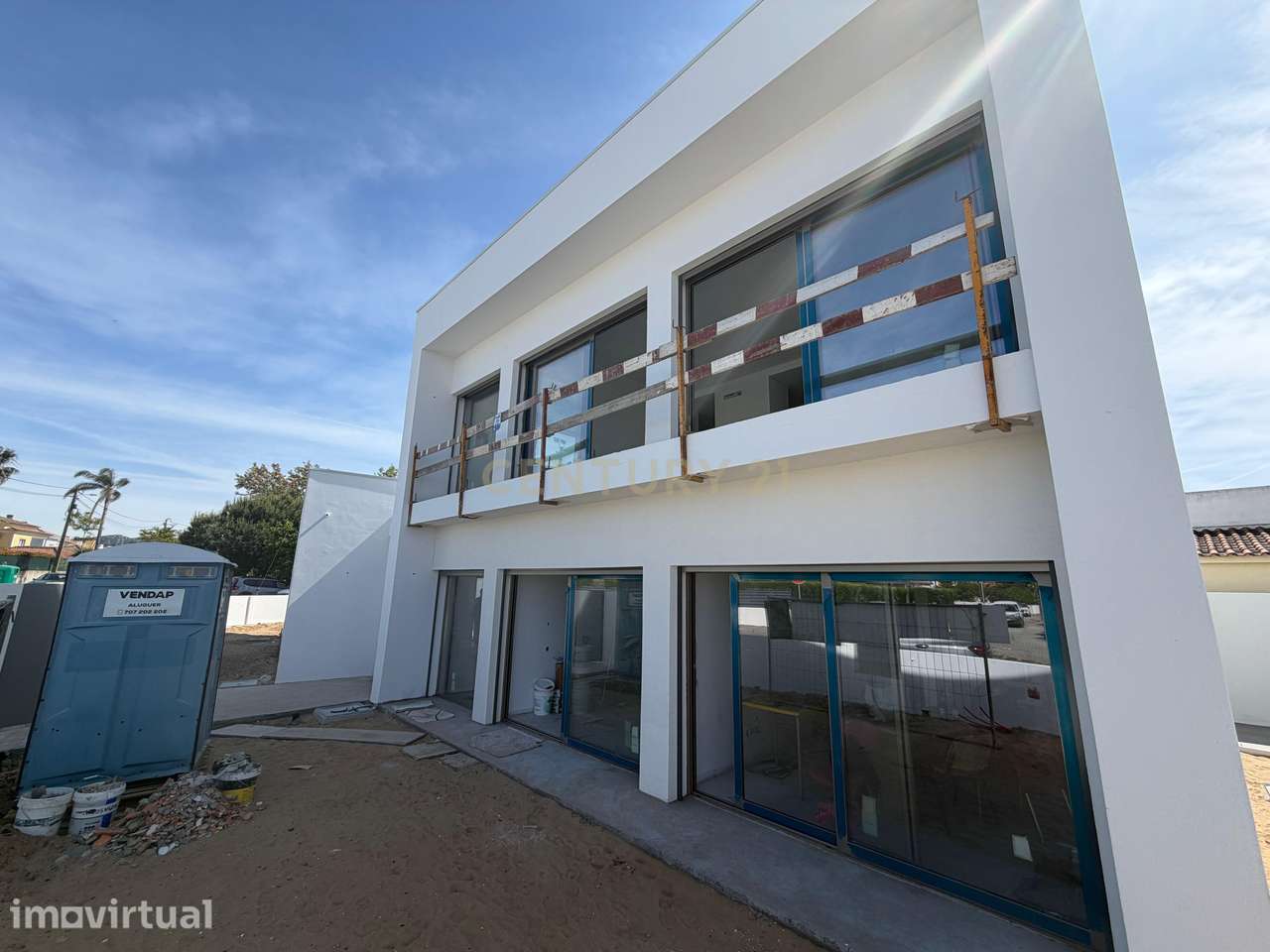 Moradia T3 Isolada com 3 suites e piscina - Grande imagem: 3/38