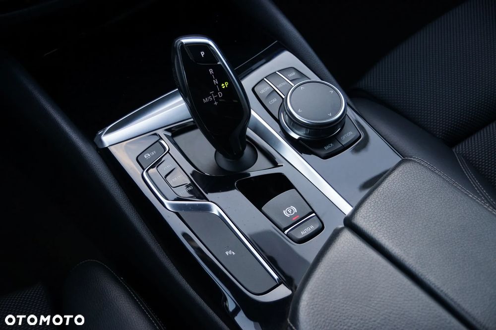 BMW Seria 5 520d xDrive Sport Line - 24