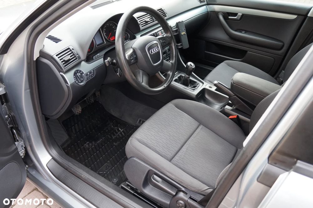 Audi A4 Avant - 4