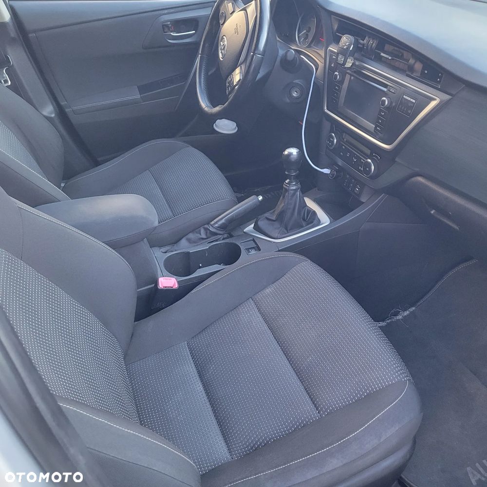 Toyota Auris 2.0 D-4D Premium Comfort - 9
