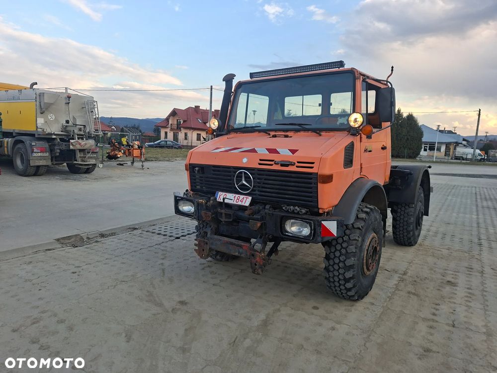 Mercedes-Benz Unimog - 1