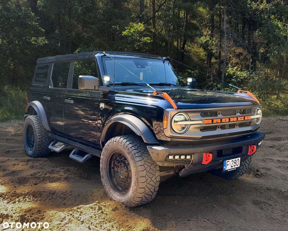 Ford Bronco - 2