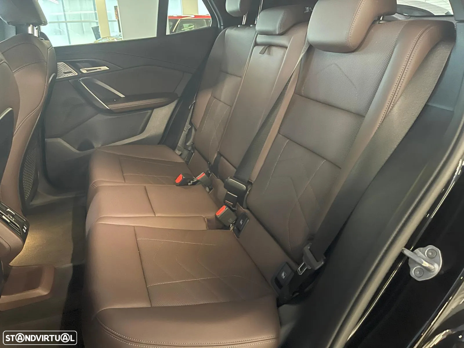 BMW iX2 xDrive30 - 10