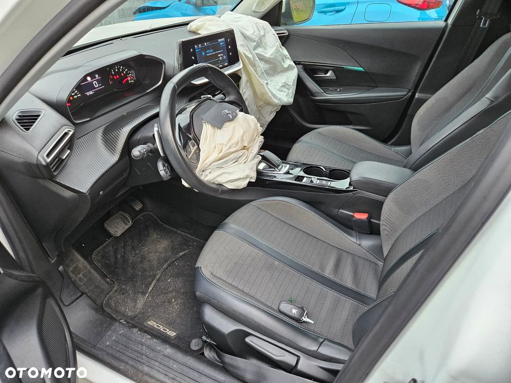 Peugeot 2008 PureTech 130 EAT8 Allure - 9