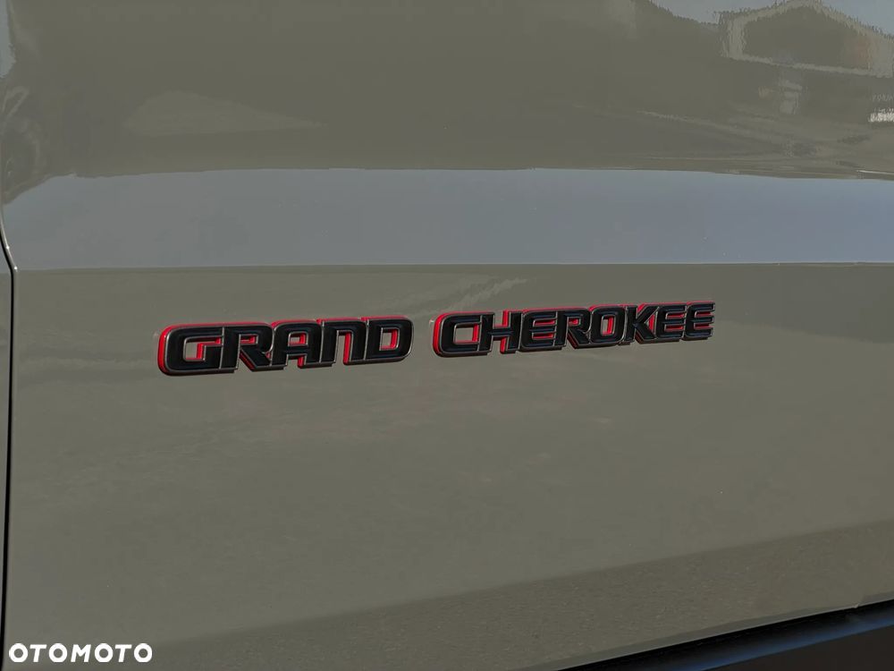 Jeep Grand Cherokee - 10