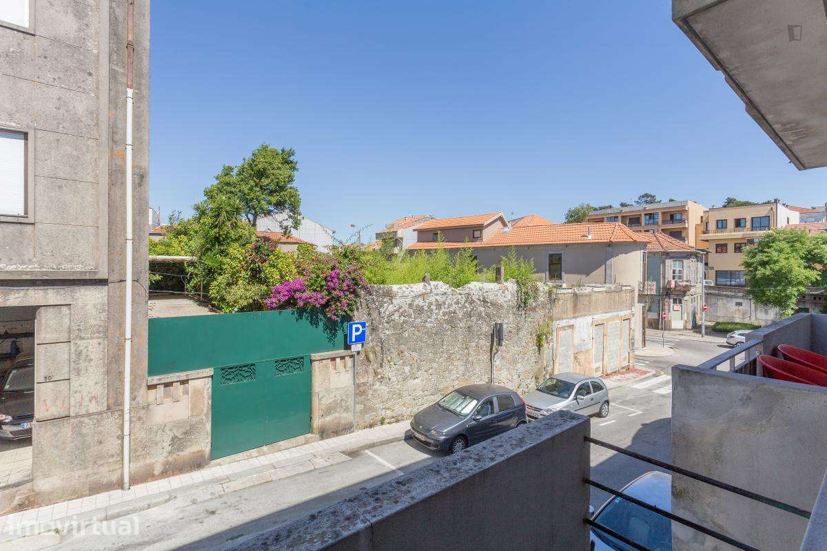 Quarto - localizado em Paranhos Porto - Grande imagem: 4/15