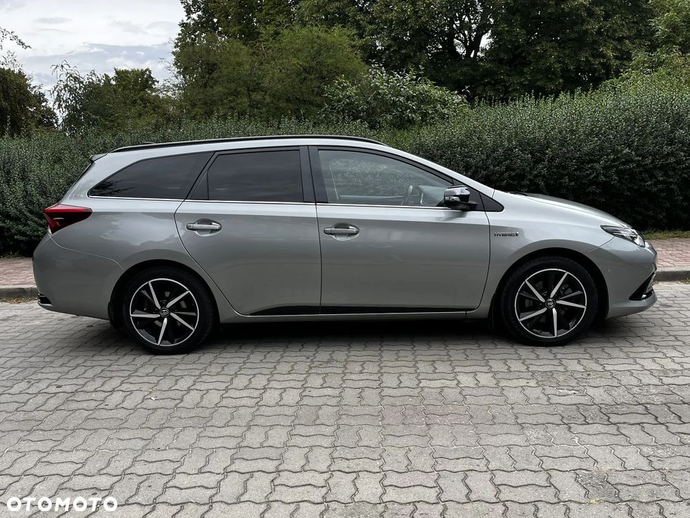 Toyota Auris 2017 photo 2