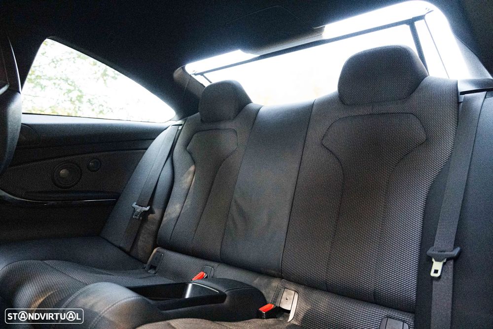 BMW M4 Coupe DKG Competition - 36