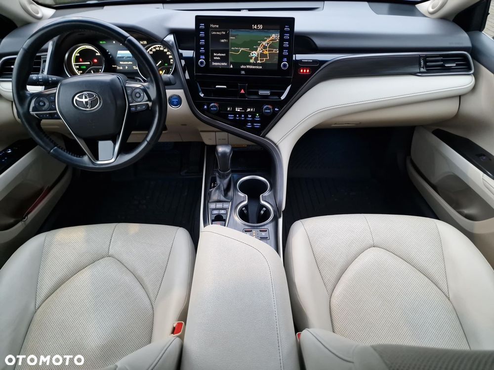 Toyota Camry 2.5 Hybrid Executive CVT - 10
