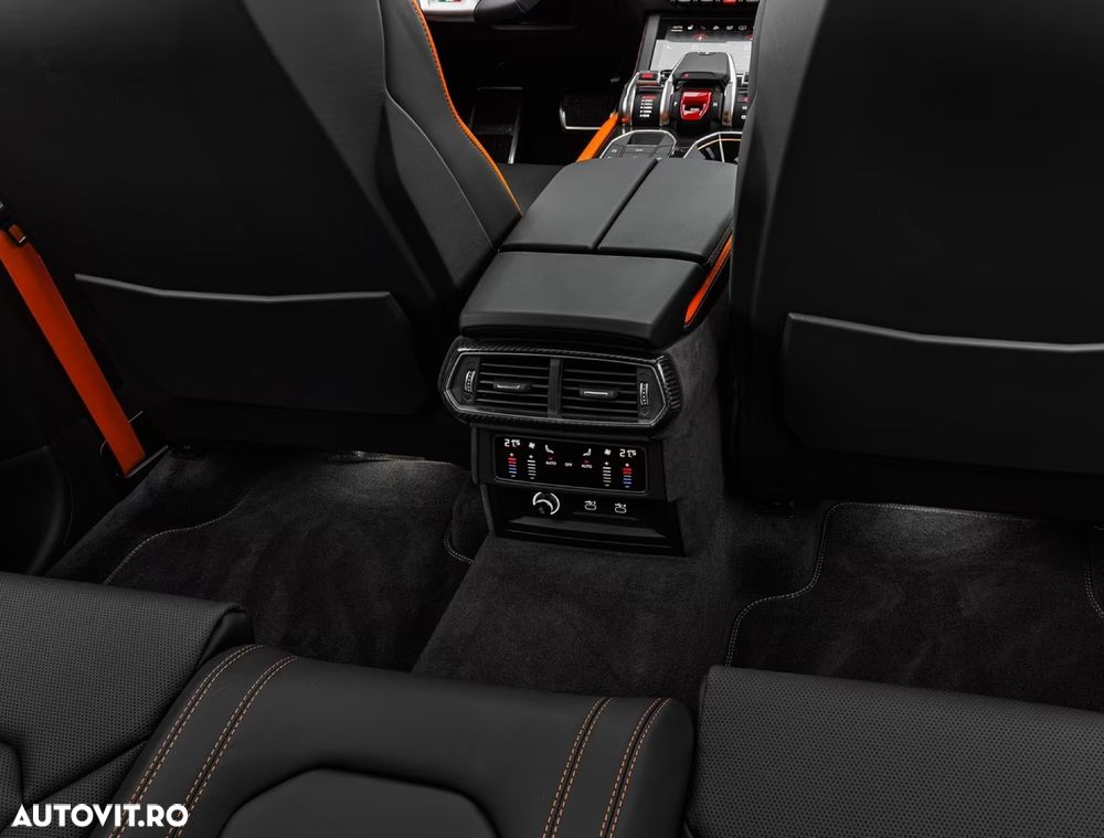 Lamborghini URUS - 8