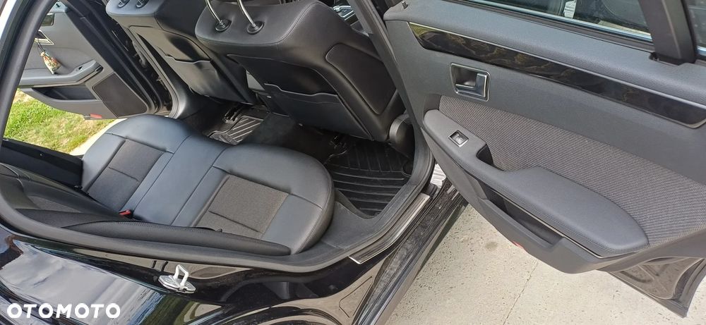 Mercedes-Benz Klasa E 220 CDI BlueEff Avantgarde - 11