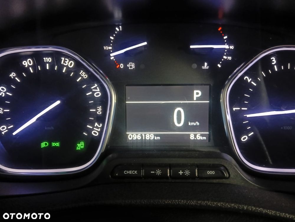 Opel Vivaro - 8